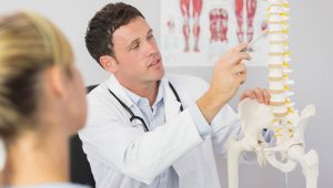 Orthopedic vs Chiropractor: Mana yang Cocok untuk Anda?